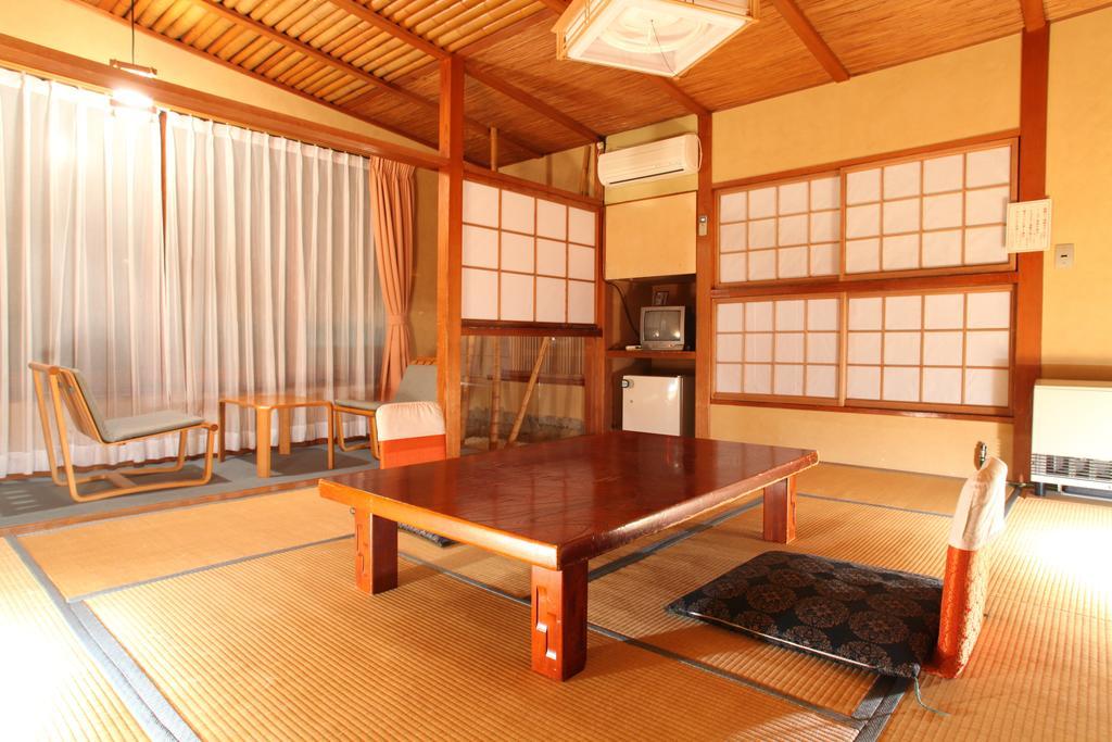 Hatsunoyu Yamanouchi  Ruang foto