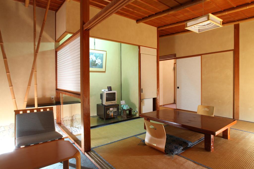 Hatsunoyu Yamanouchi  Ruang foto